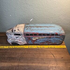 Rare VINTAGE WYANDOTTE COAST TO COAST BUS LINE PRESSED STEEL TOY 1930'S "LOOK"